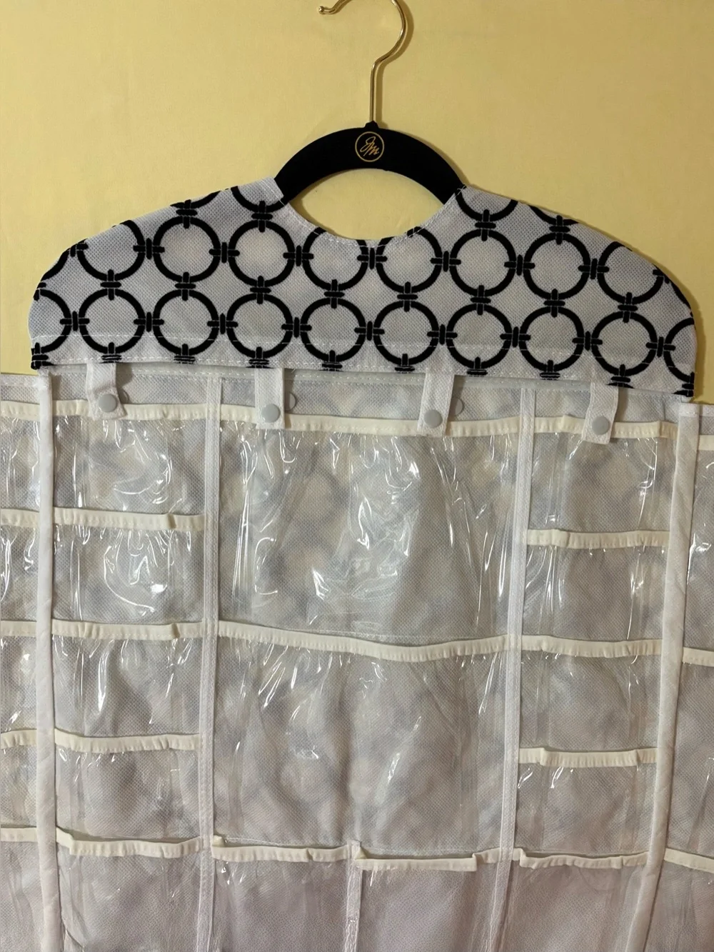 Joy Mangano Huggable Hangers 30 Pocket Hanging Closet & Travel Organizer B&W
